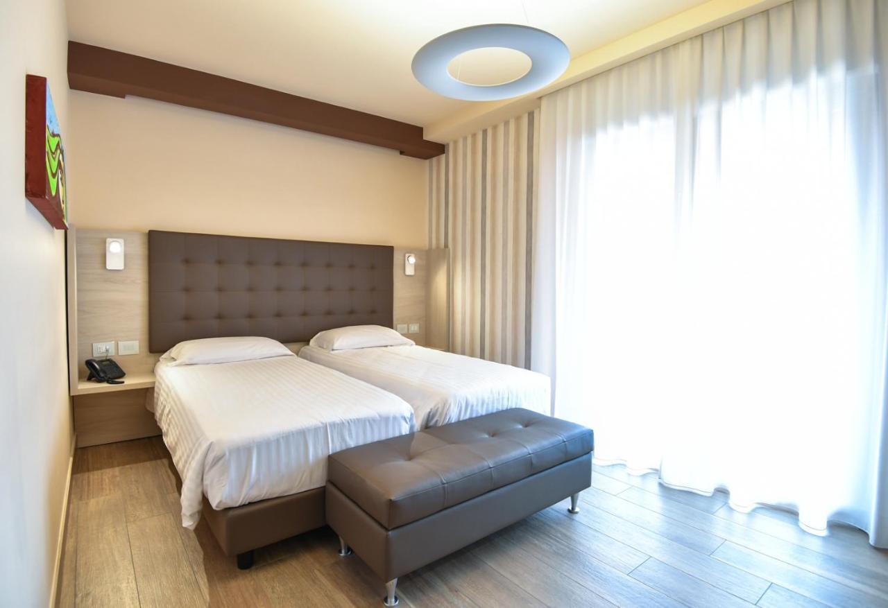 BHotel Lagonegro Camera foto